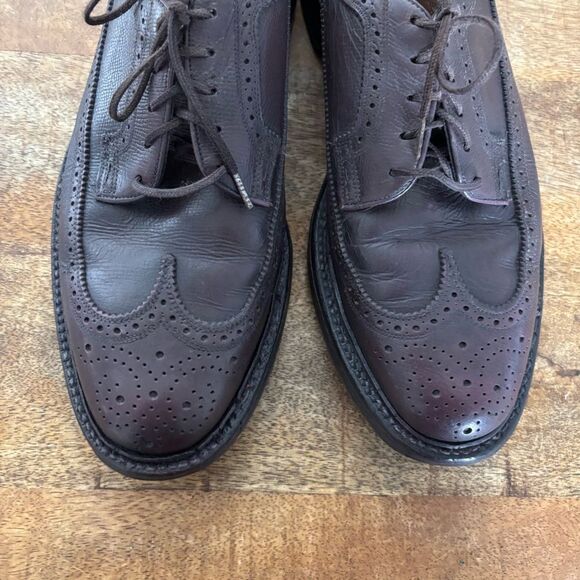 Vintage Florsheim Imperial Burgundy V Cleat heavy punched wing tip oxfords 8.5 C - Picture 3 of 9